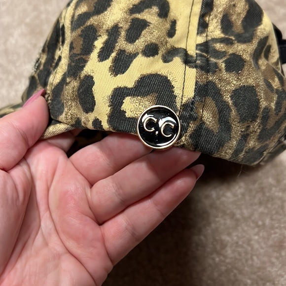 C.C Ponytail Criss Cross Messy Bun Hat - Picture 3 of 3